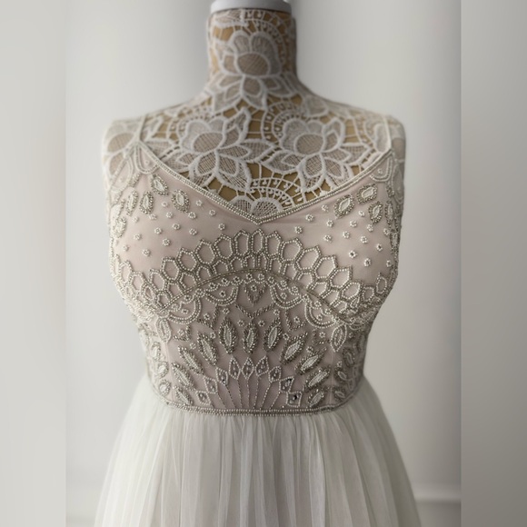 Adrianna Papell Cream Lace Dress Adrianna Papell Cream Lace Dress